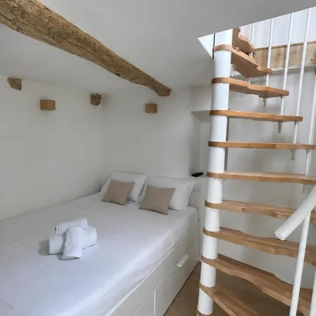 Апартаменты La Du Vieux Chateau - Splendide Vue Ментона
